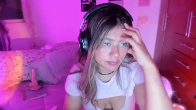 StephaniFox online show from April 23, 3:58 am