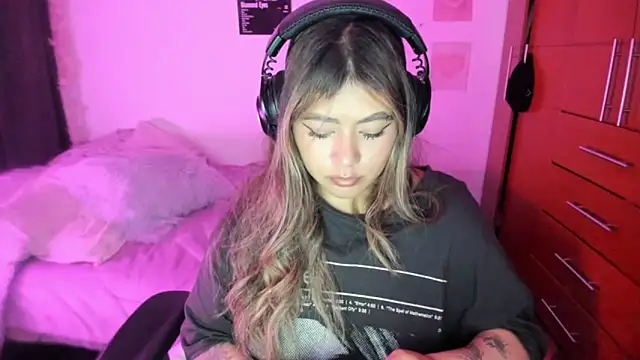 StephaniFox online show from April 21, 3:46 am