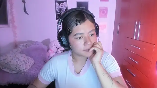 StephaniFox online show from April 2, 2:09 am