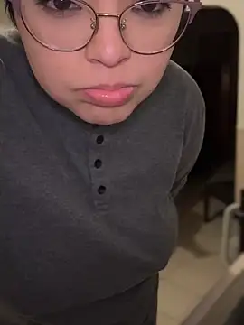 miacanela xo online show from November 30, 3:00 am