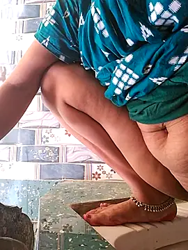 HotSexyBoudi online show from April 19, 8:03 am