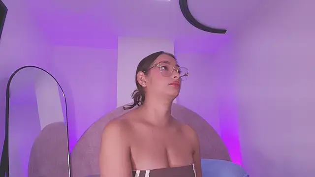 vale ross  online show from April 15, 3:07 am