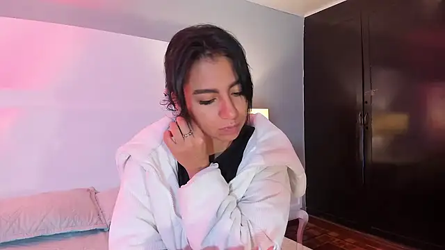 Tamaraakins online show from November 17, 1:01 pm