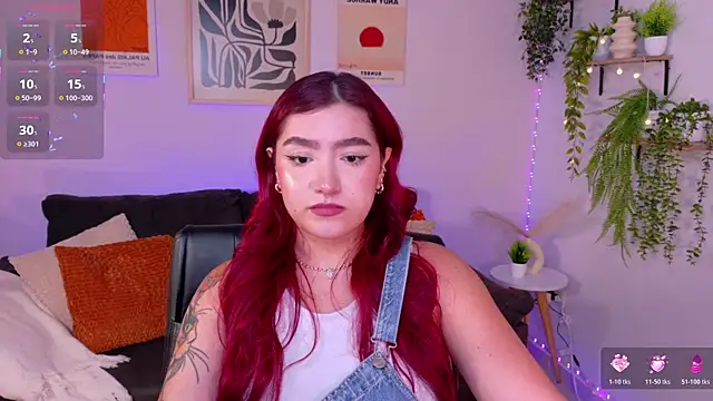 ViolettCastel online show from April 21, 10:50 pm