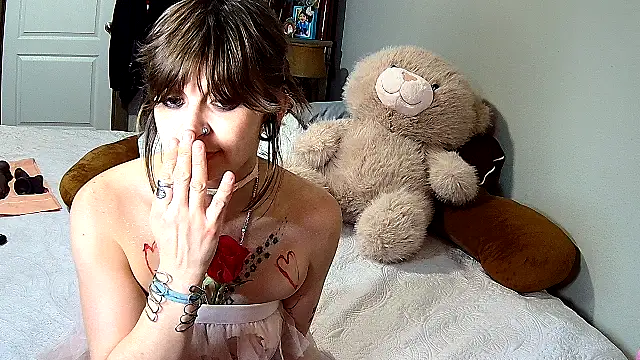 ZeelaXoXo online show from February 15, 7:51 am