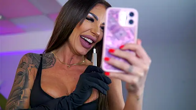 RaquelleVon online show from November 6, 9:59 am