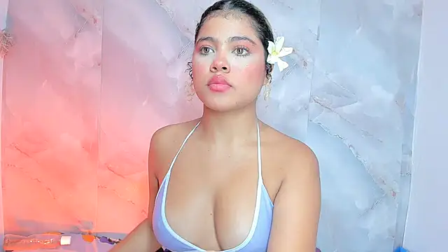 sofiacastillo01 online show from June 9, 1:32 pm