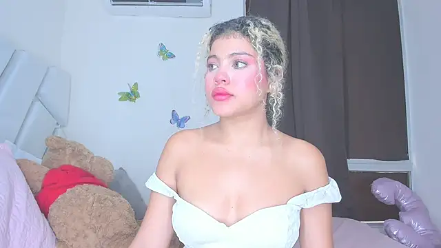 sofiacastillo01 online show from April 25, 6:05 pm