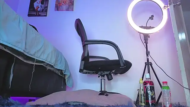 Cleo luna online show from April 4, 4:33 am