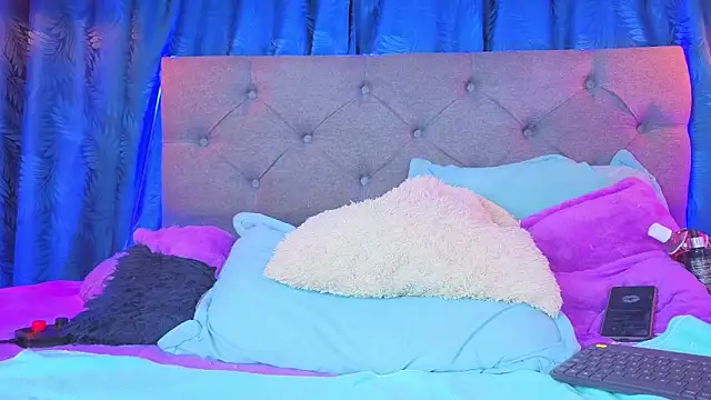 Cleo luna online show from March 27, 4:58 am