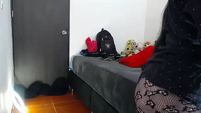 lili peach online show from April 17, 9:50 pm