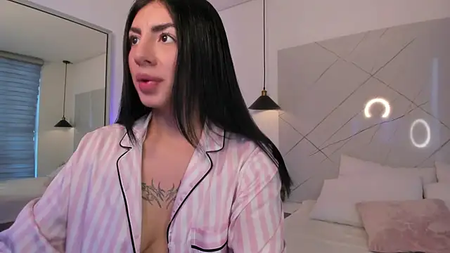 ANTONELLA  ROUSE  online show from December 3, 10:01 pm