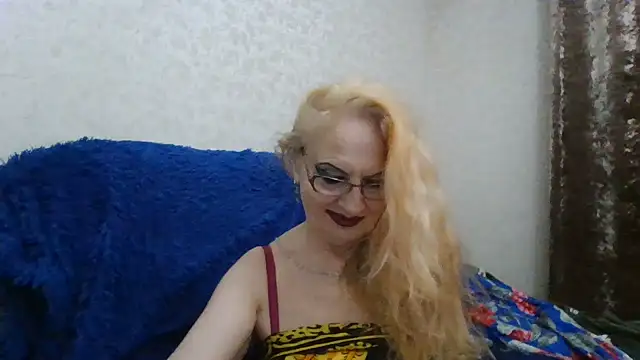 Snapshot of CarlyTreat chatting on October 15, 5:04 pm CarlyTreat online show from October 15, 5:04 pm