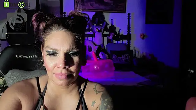 MadisonJayde online show from April 25, 5:21 am