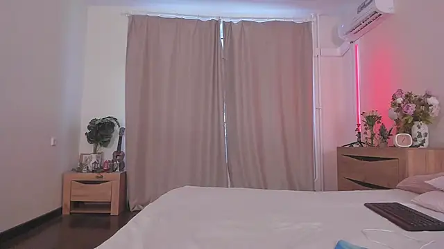 kate doroty online show from October 4, 1:28 pm