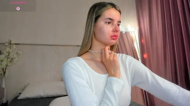 Erika Carpenter online show from April 22, 2:52 am