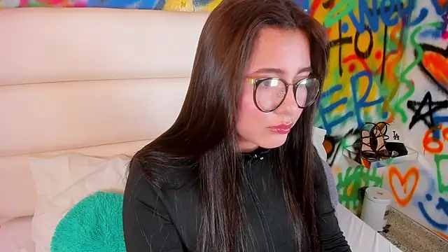 Liana Bernocchi online show from January 13, 8:46 pm