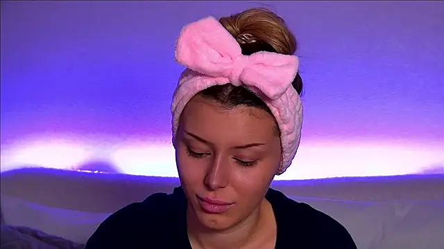 LiliaBianka online show from December 2, 7:10 am