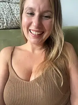 Vanilladreams online show from July 10, 2:17 pm