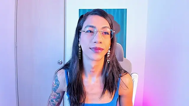 sofiaa grey  online show from April 23, 4:31 pm