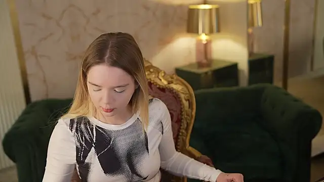 Cassy-Celestial  online show from October 21, 4:27 am