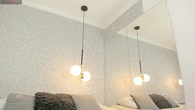 leigh-angels online show from April 22, 10:40 pm