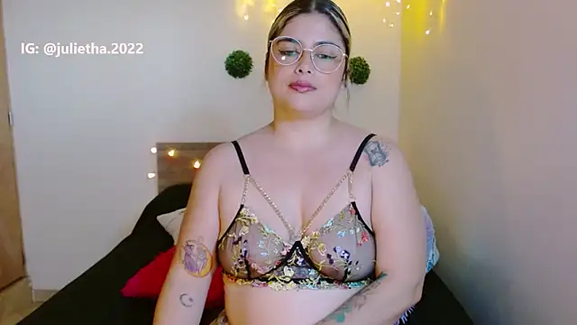 Juliietha servas online show from February 5, 10:35 pm