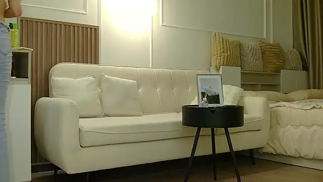 aya shy online show from April 26, 4:16 pm