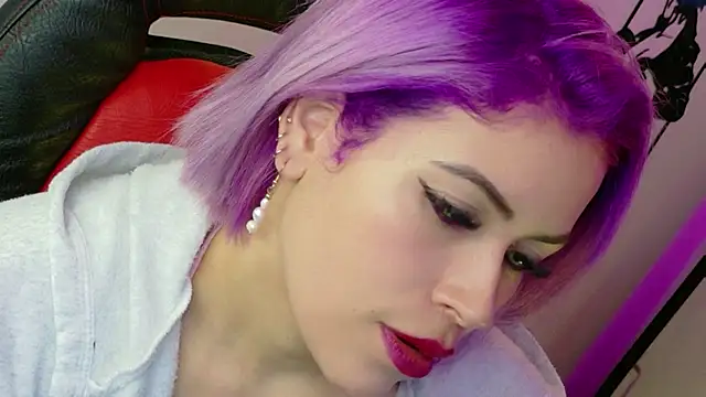 Natalia Montoya online show from April 17, 3:30 am