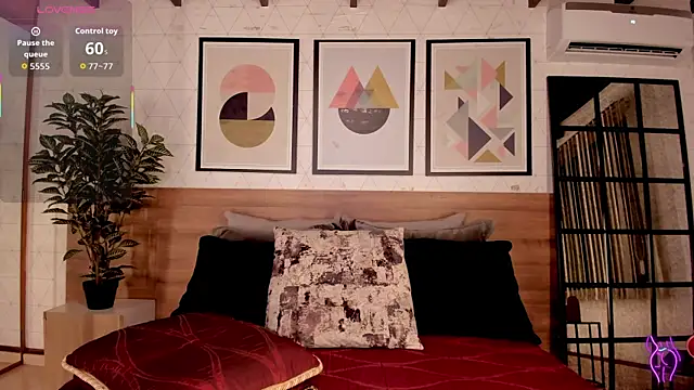 LunaRuso online show from October 22, 8:14 pm