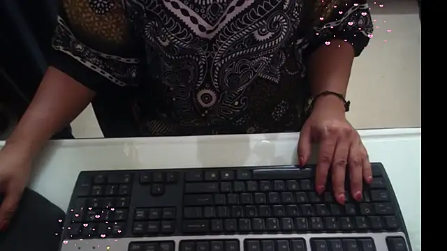 Arushisingh8888 online show from April 17, 11:45 am