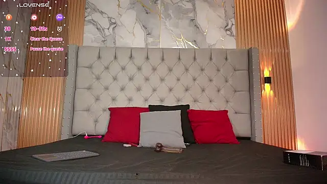 Ema Jonees online show from December 1, 6:21 pm