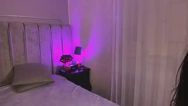 EvaaStevens online show from November 28, 4:32 pm