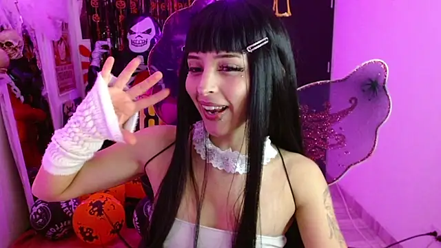 Snapshot of Kind_Scarlett chatting on October 31, 3:41 am Kind Scarlett online show from October 31, 3:41 am