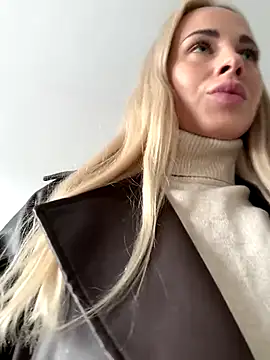 Snapshot of streetdoll chatting on September 22, 8:46 am streetdoll online show from September 22, 8:46 am