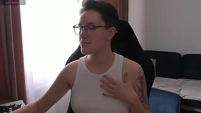 JessieFlower online show from June 1, 7:32 am