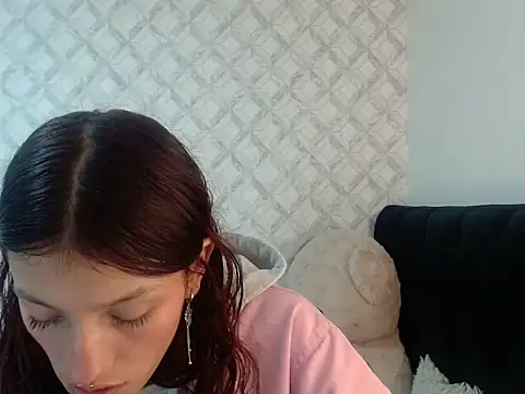 Emma-Wilson online show from February 3, 4:10 am