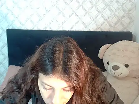 Emma-Wilson online show from December 2, 1:02 pm