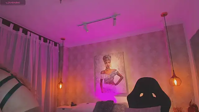 Shantall   online show from April 20, 11:13 am