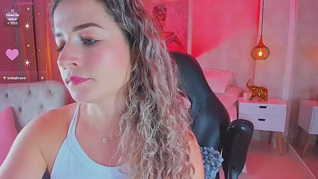 Snapshot of Shantall__ chatting on September 19, 11:20 am Shantall online show from September 19, 11:20 am