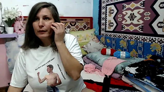 Snapshot of AdelineBlueEyes chatting on October 18, 10:40 am AdelineBlueEyes online show from October 18, 10:40 am