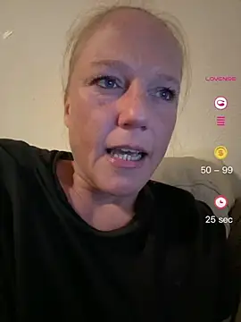 MoniqueLaFee online show from July 13, 10:32 pm