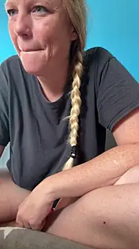 MoniqueLaFee online show from August 4, 5:13 am