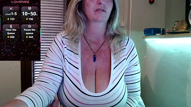 JennaDeluxe online show from December 19, 2:09 pm