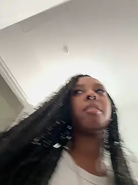 Your Paris online show from April 22, 8:55 am