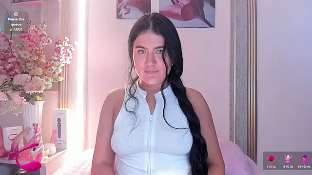 scarlet fostt  online show from March 11, 12:31 pm