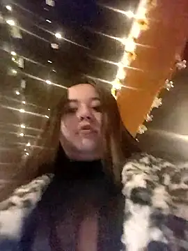 Cristal  04 online show from April 21, 1:42 am