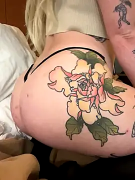 tatted-bitty online show from November 28, 11:52 pm