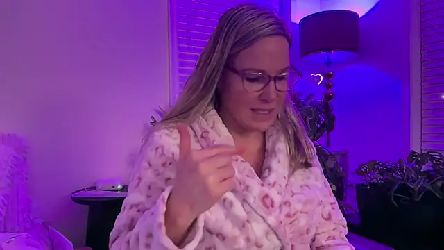 Milf Goddess online show from May 4, 6:28 am