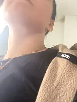 Luccreccia  online show from October 29, 10:08 am